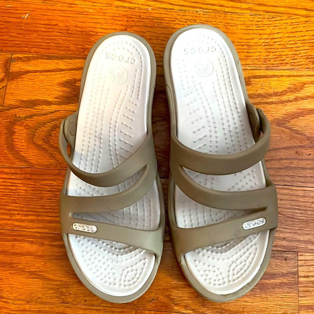Crocs sandals nude size 5W